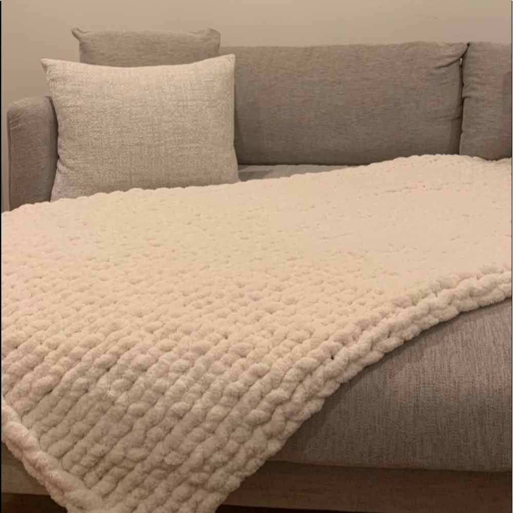ivory chunky knit blanket